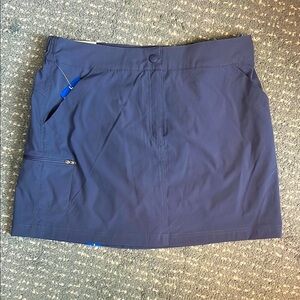 NWT - 32 Degrees Cargo Tech Skort with Zipper Pocket in Vintage Indigo